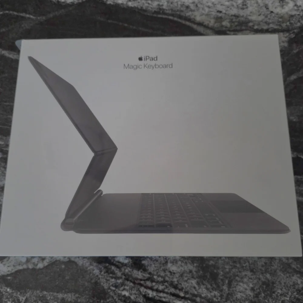 Apple iPad Magic Keyboard - Dark Gray